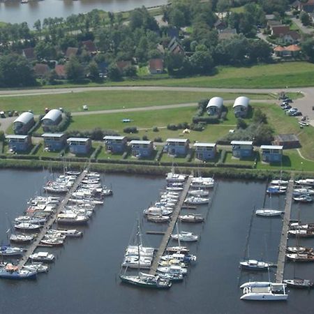8 Pers House 'Capitein Theis' With Seaside In Front Of The Lauwersmeer Anjum Екстериор снимка